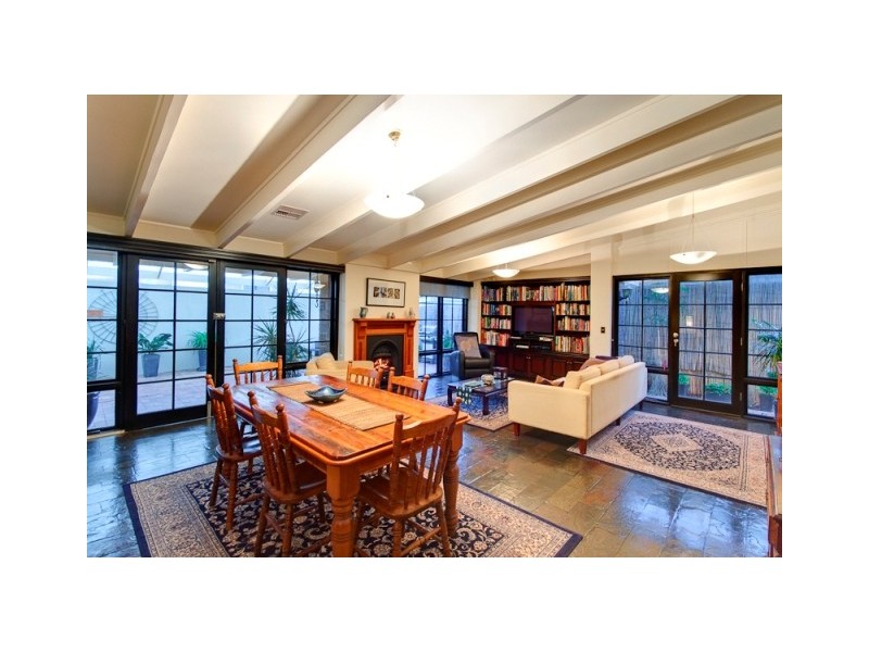 31 Downing Street, Hove SA 5048