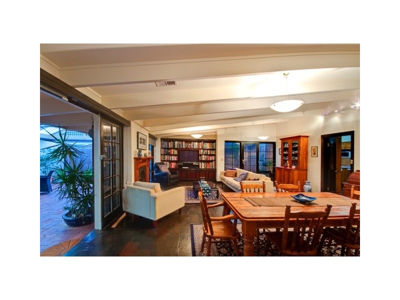 31 Downing Street, Hove SA 5048