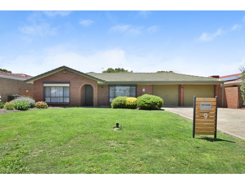 9 Magnolia Ave, Happy Valley SA 5159