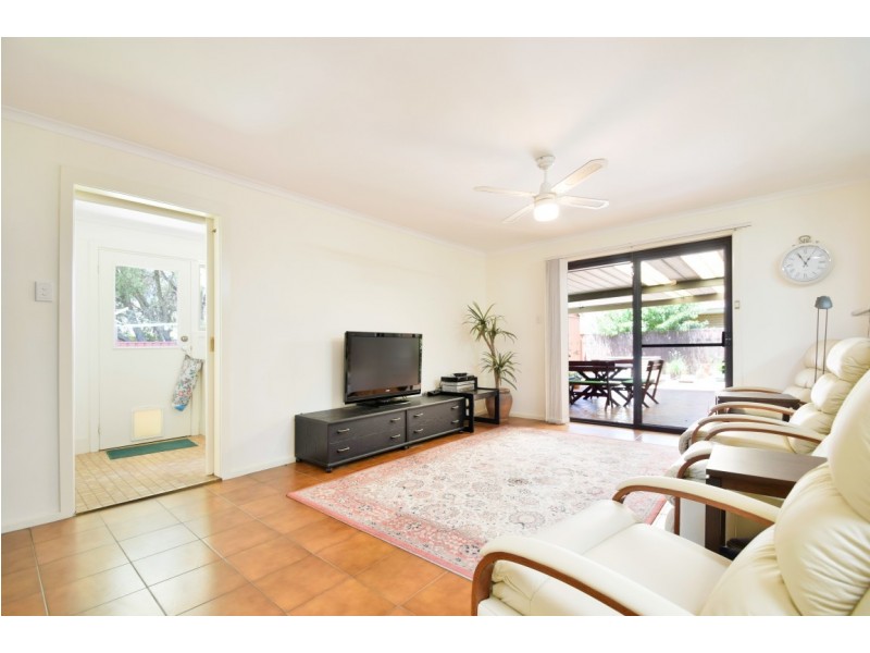 9 Magnolia Ave, Happy Valley SA 5159