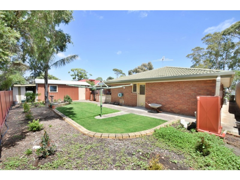 9 Magnolia Ave, Happy Valley SA 5159
