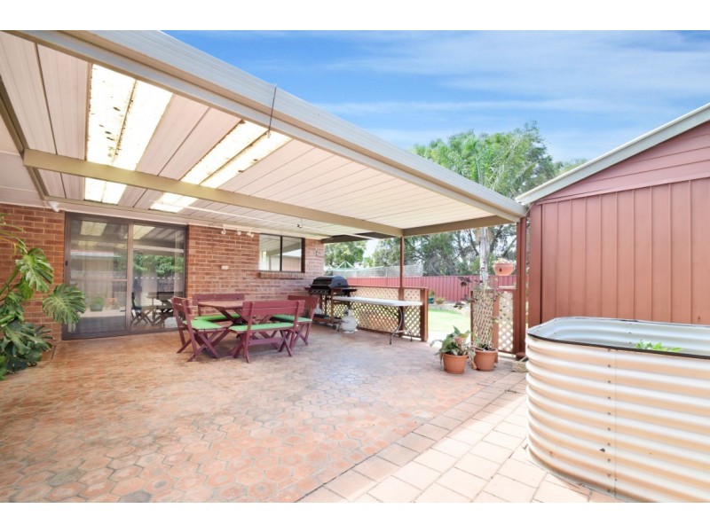 9 Magnolia Ave, Happy Valley SA 5159