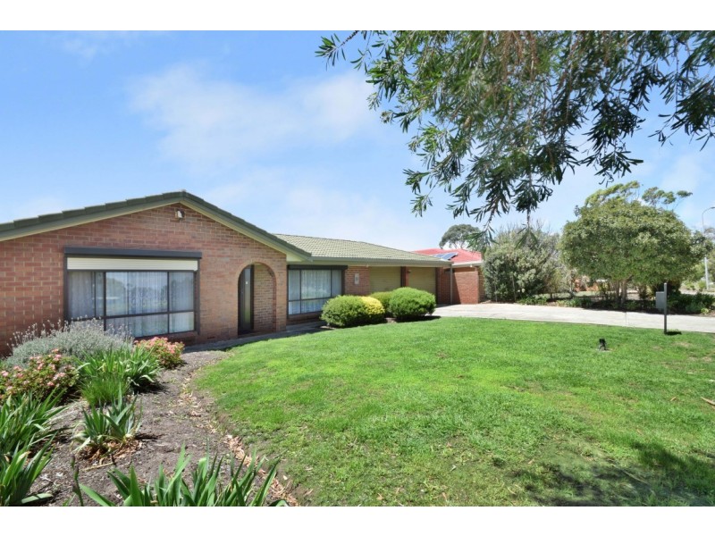 9 Magnolia Ave, Happy Valley SA 5159