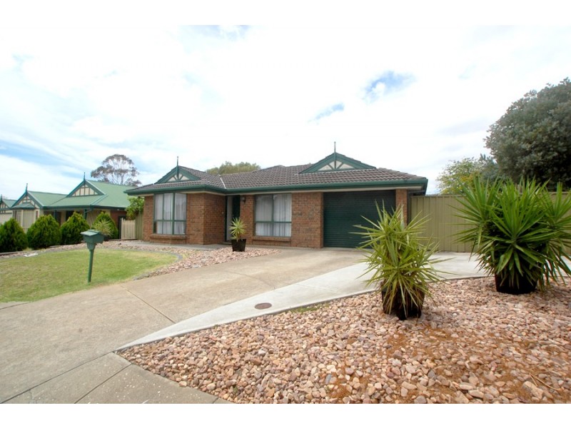 13 Madigan Crescent, Woodcroft SA 5162