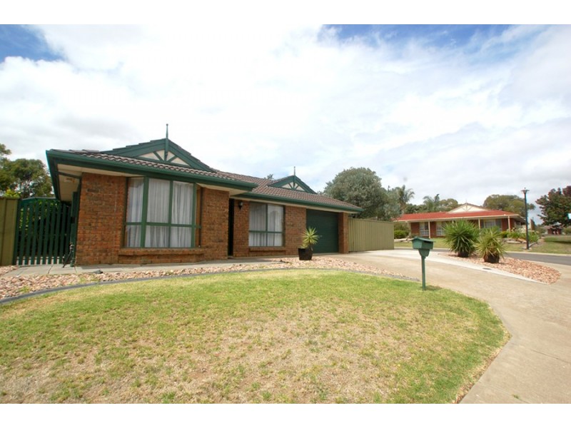 13 Madigan Crescent, Woodcroft SA 5162