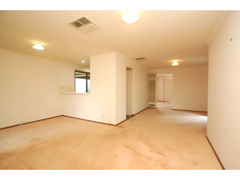 13 Madigan Crescent, Woodcroft SA 5162