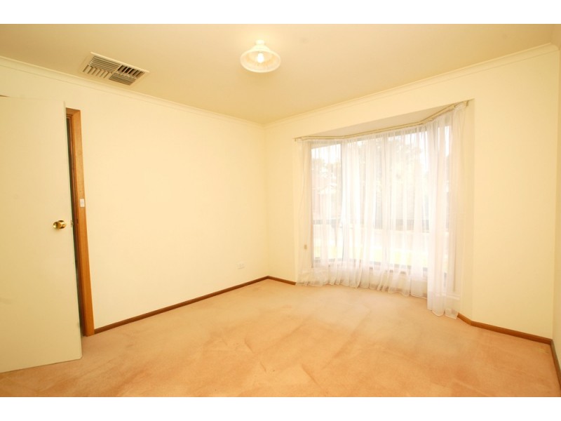 13 Madigan Crescent, Woodcroft SA 5162