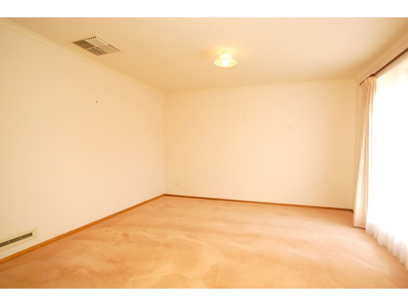 13 Madigan Crescent, Woodcroft SA 5162