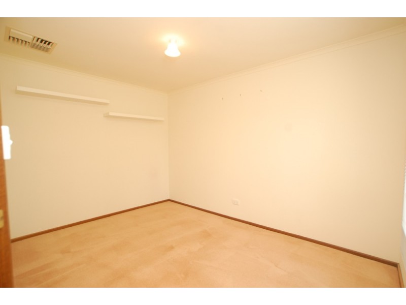 13 Madigan Crescent, Woodcroft SA 5162