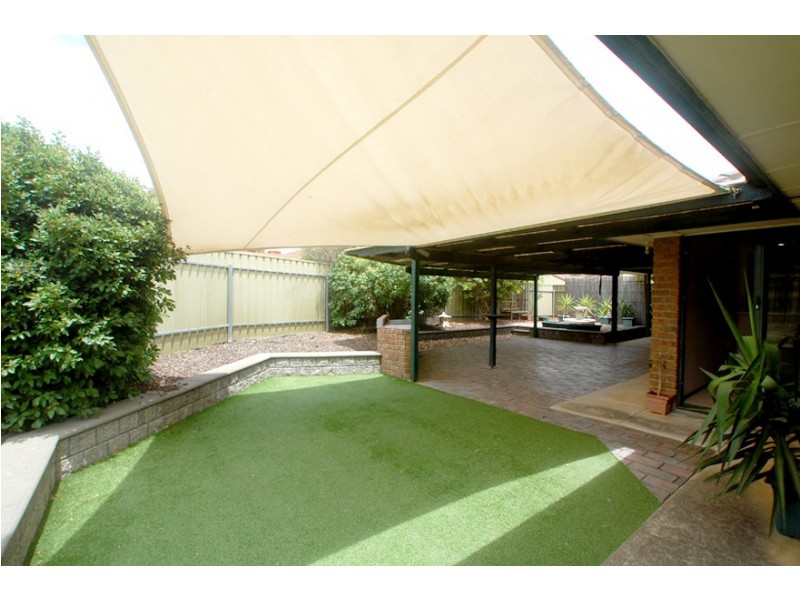 13 Madigan Crescent, Woodcroft SA 5162