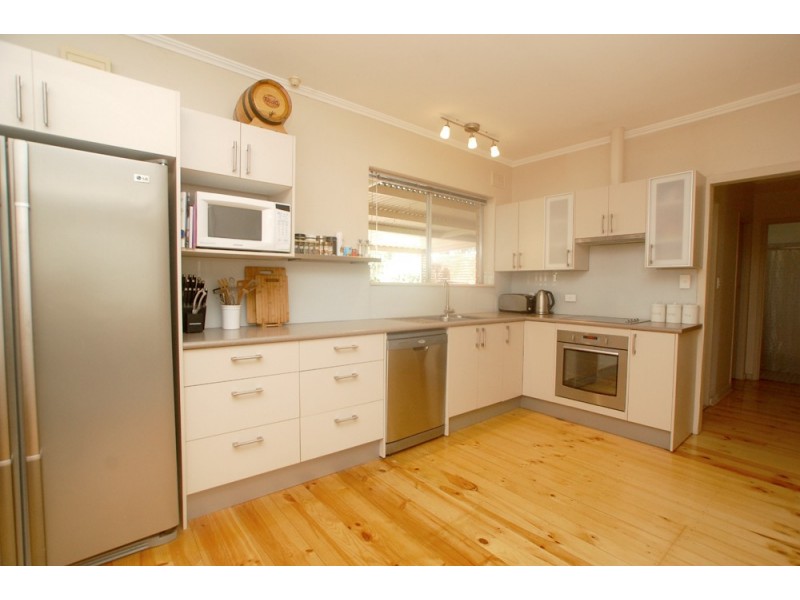 3 Woodmere Avenue, Mitchell Park SA 5043