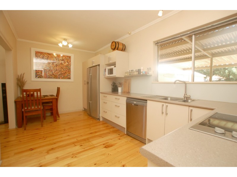 3 Woodmere Avenue, Mitchell Park SA 5043