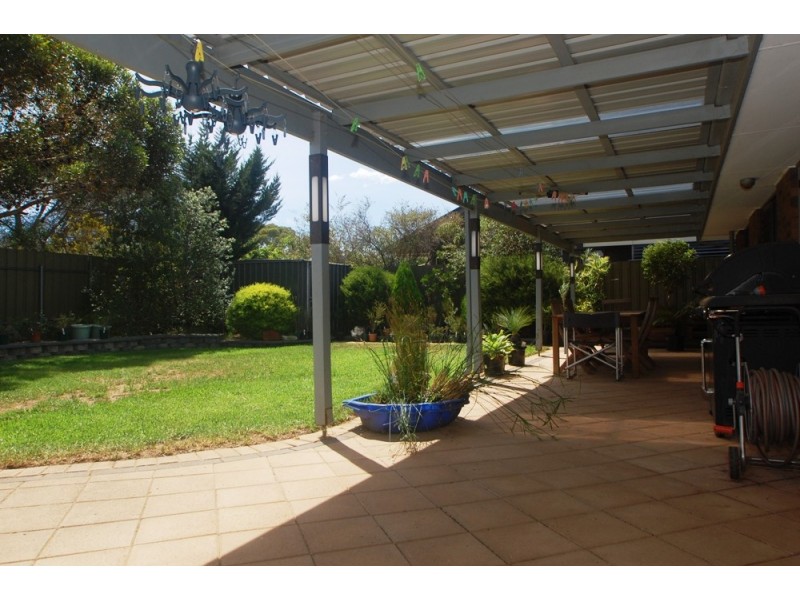 8 Banks Road, Woodcroft SA 5162