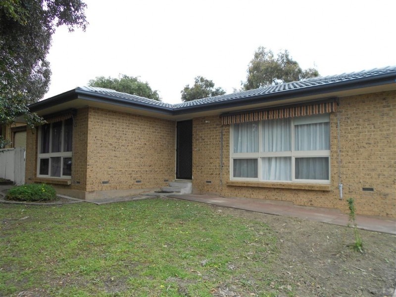 11 Medina St, Aberfoyle Park SA 5159