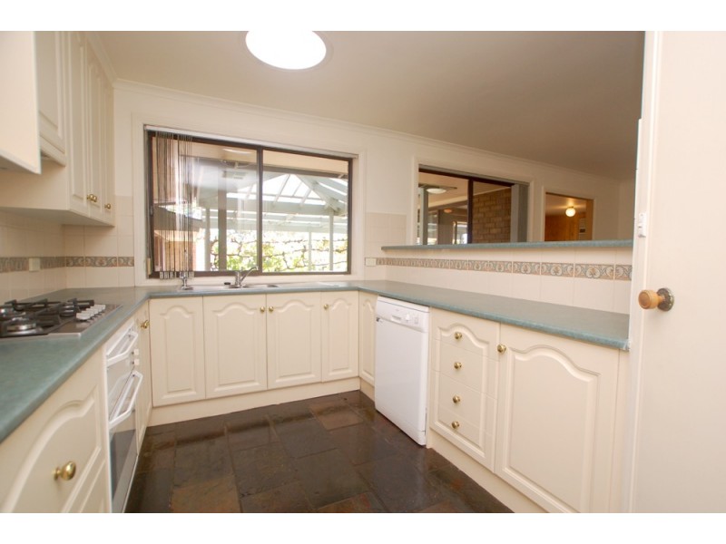 6 St Vincent Close, Aberfoyle Park SA 5159