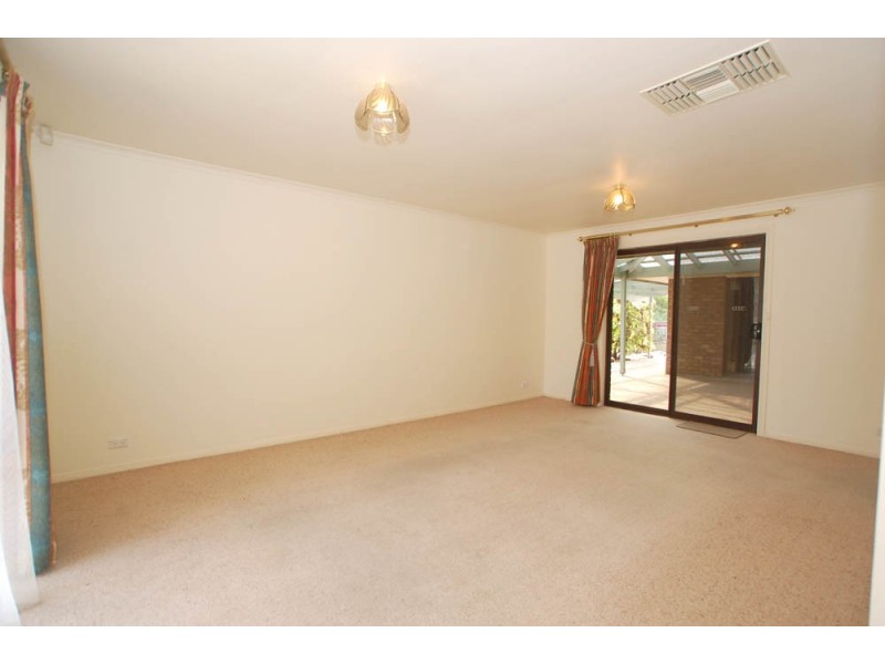 6 St Vincent Close, Aberfoyle Park SA 5159