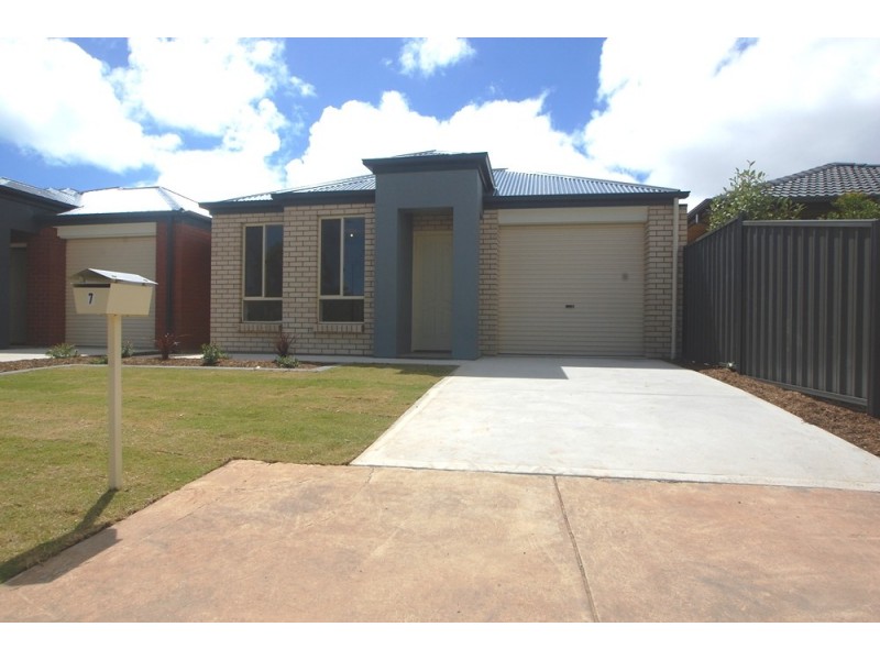 7 Weeroona Avenue, Port Noarlunga South SA 5167