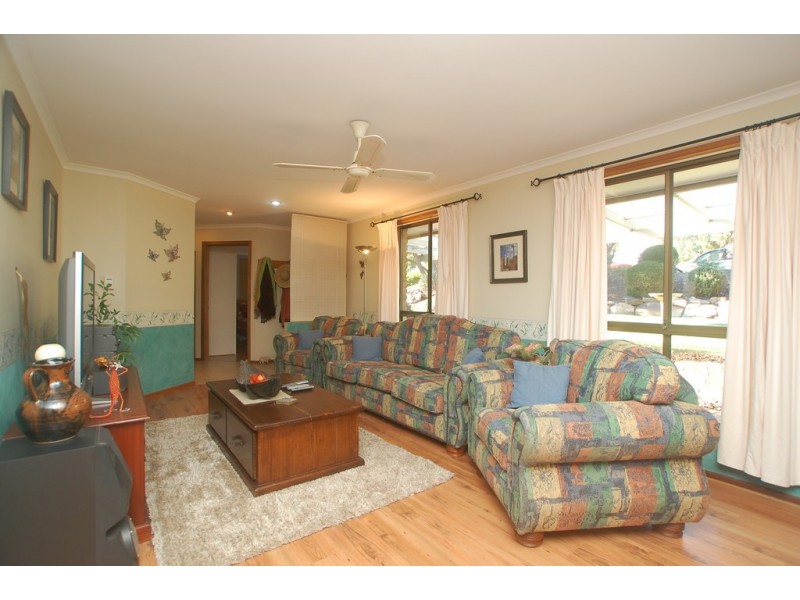 54 Horseshoe Drive, Woodcroft SA 5162