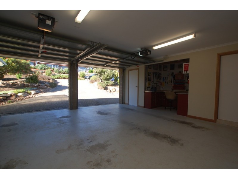 54 Horseshoe Drive, Woodcroft SA 5162