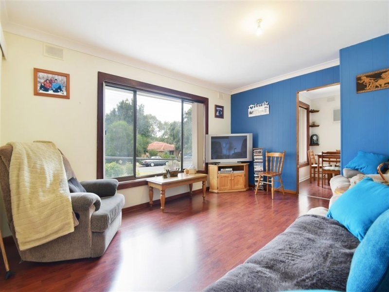 11 Susan Road, Hackham SA 5163