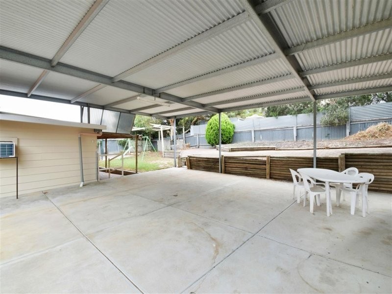 11 Susan Road, Hackham SA 5163