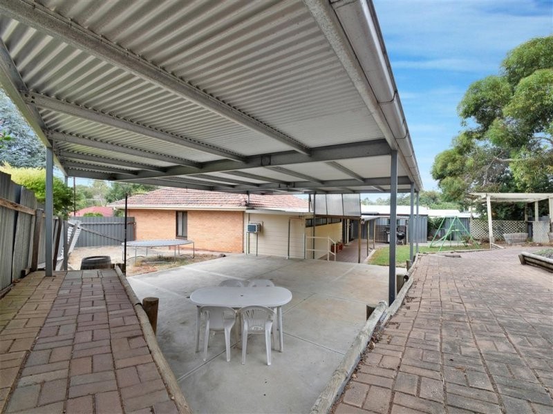11 Susan Road, Hackham SA 5163