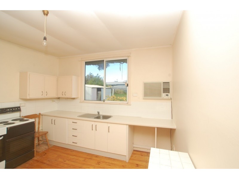 2 Neville Avenue, Christies Beach SA 5165