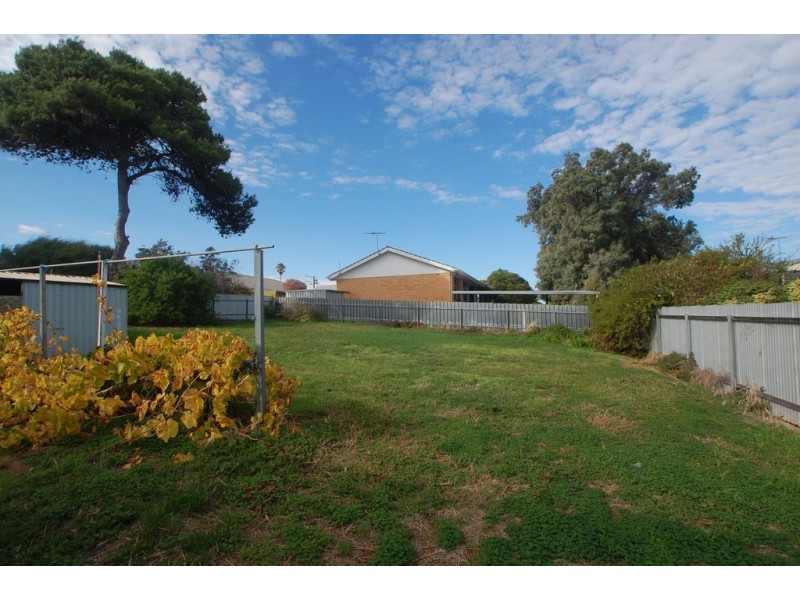2 Neville Avenue, Christies Beach SA 5165
