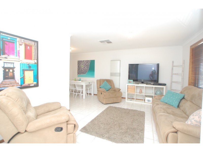 35 Moncur Street, Woodcroft SA 5162