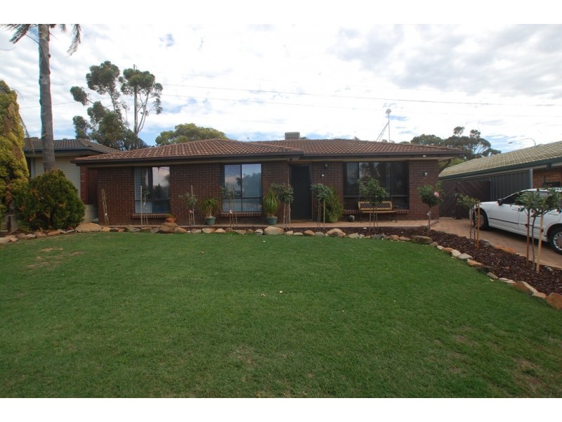 35 Moncur Street, Woodcroft SA 5162