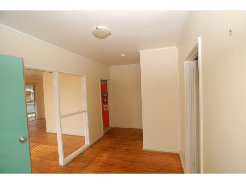 8 Wahratta Avenue, Morphett Vale SA 5162