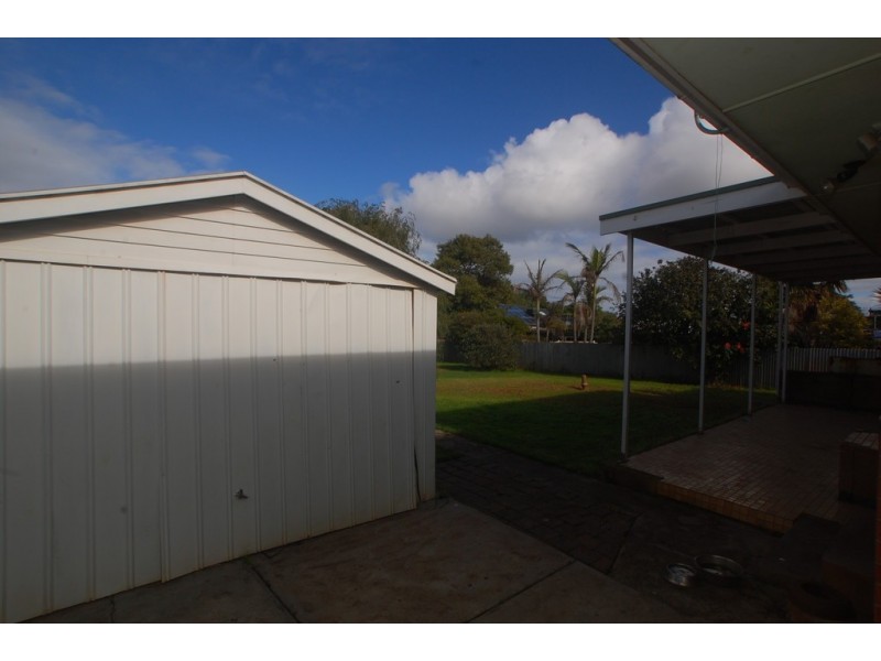 8 Wahratta Avenue, Morphett Vale SA 5162
