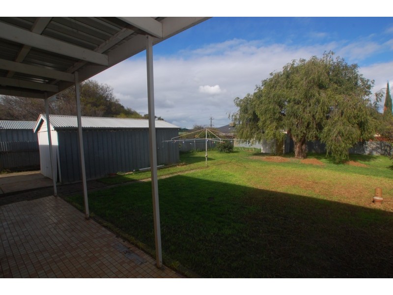 8 Wahratta Avenue, Morphett Vale SA 5162