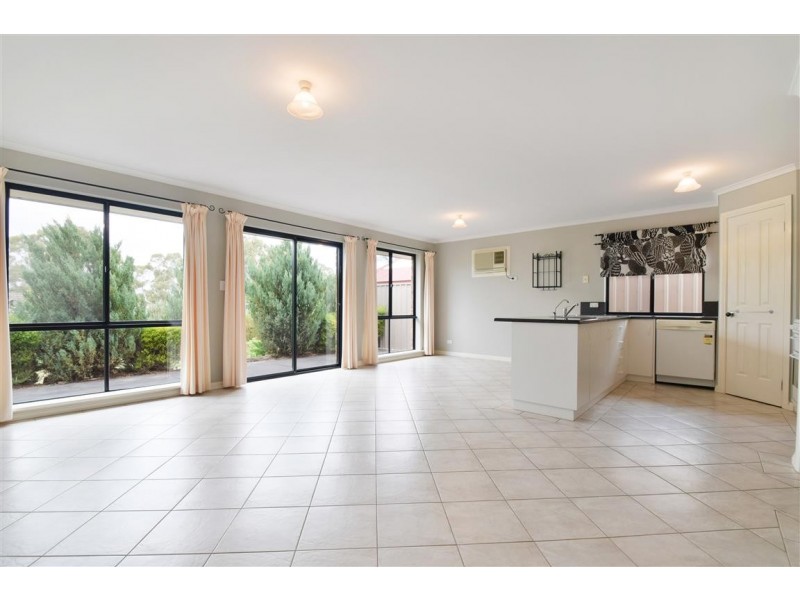 4 Jimmy Watson Drive, Woodcroft SA 5162