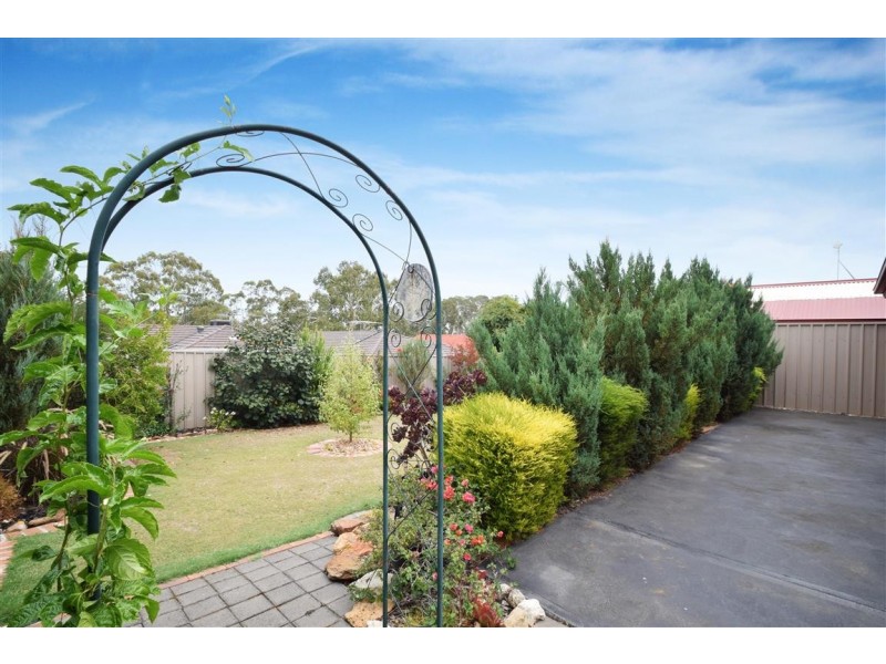4 Jimmy Watson Drive, Woodcroft SA 5162
