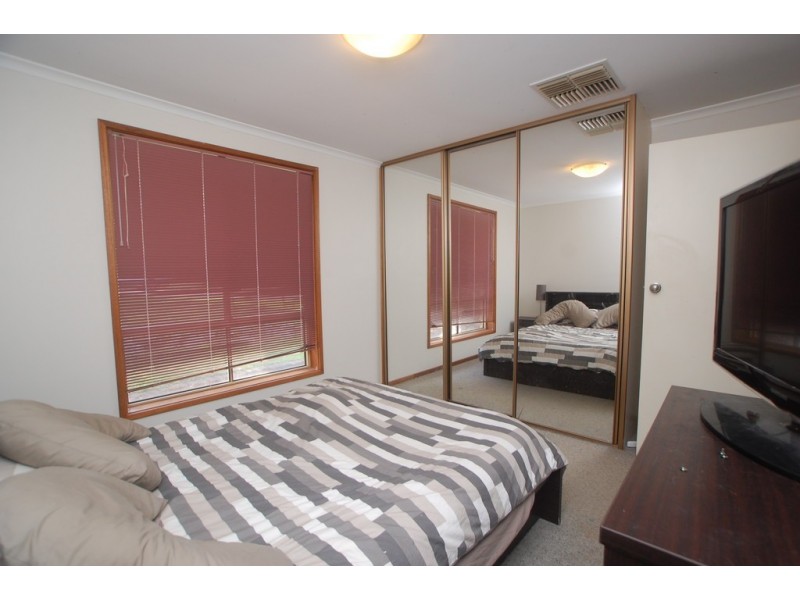 5 St. Helens Court, Woodcroft SA 5162