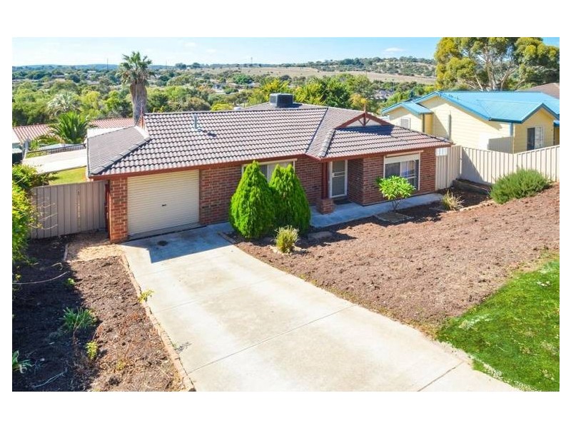 24 Featherstone Drive, Huntfield Heights SA 5163