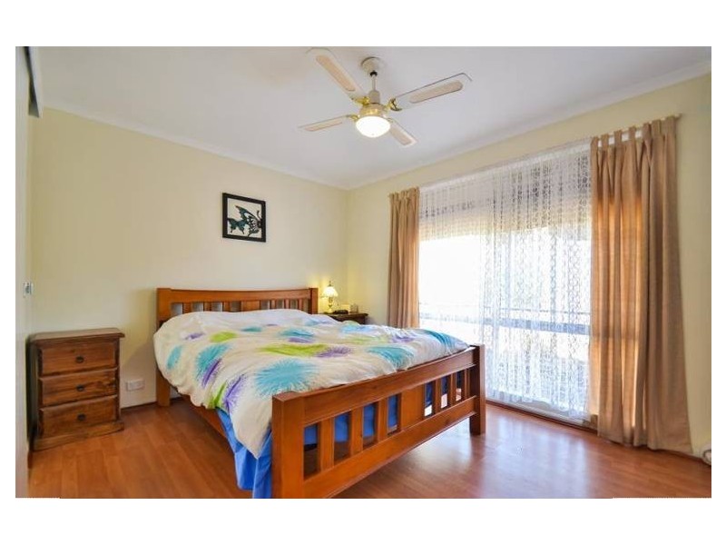24 Featherstone Drive, Huntfield Heights SA 5163