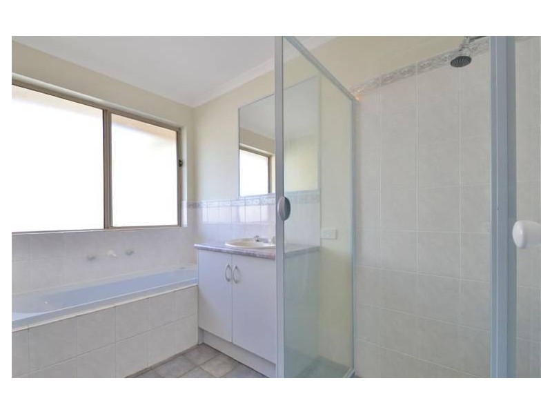 24 Featherstone Drive, Huntfield Heights SA 5163