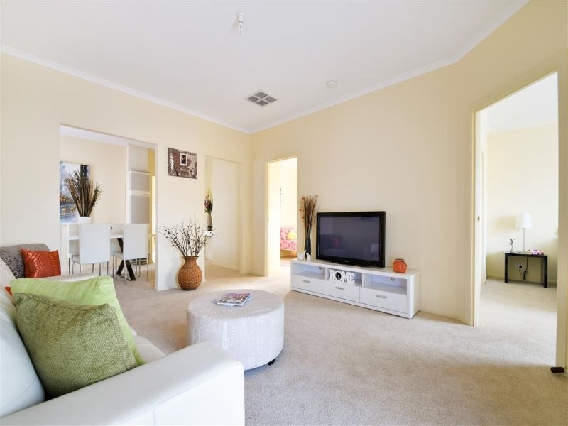 9 Hereford Lane, Woodcroft SA 5162