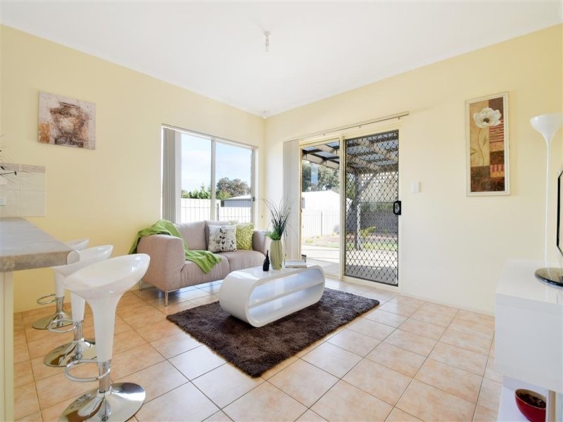 9 Hereford Lane, Woodcroft SA 5162