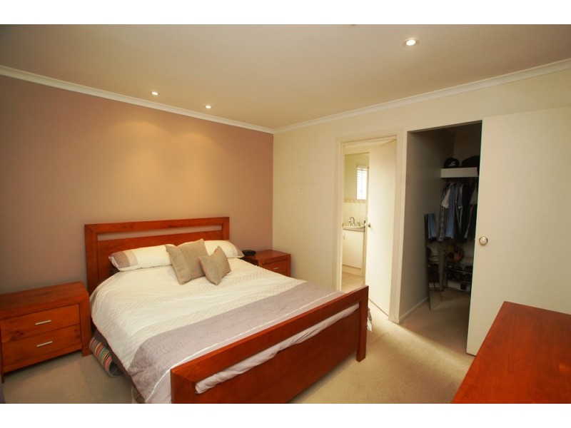 28 Sovereign Drive, Woodcroft SA 5162