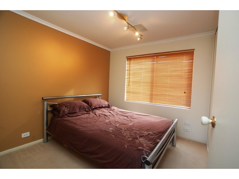 28 Sovereign Drive, Woodcroft SA 5162