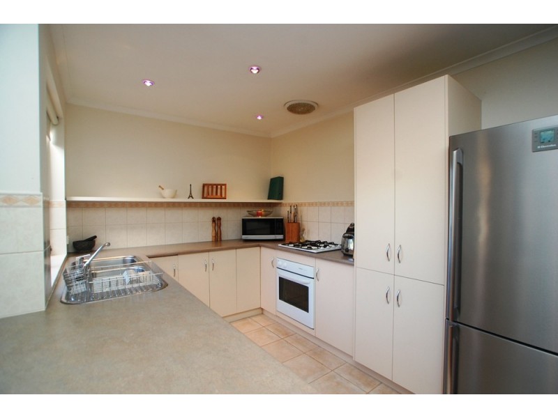 28 Sovereign Drive, Woodcroft SA 5162