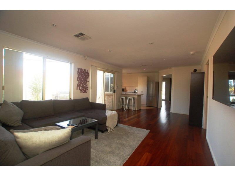 28 Sovereign Drive, Woodcroft SA 5162