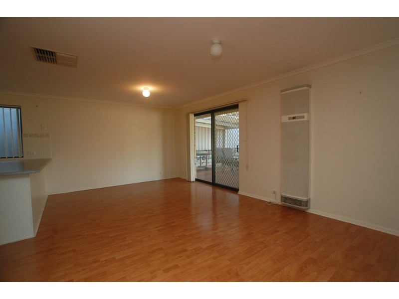 28 Shillabeer Crescent, Woodcroft SA 5162