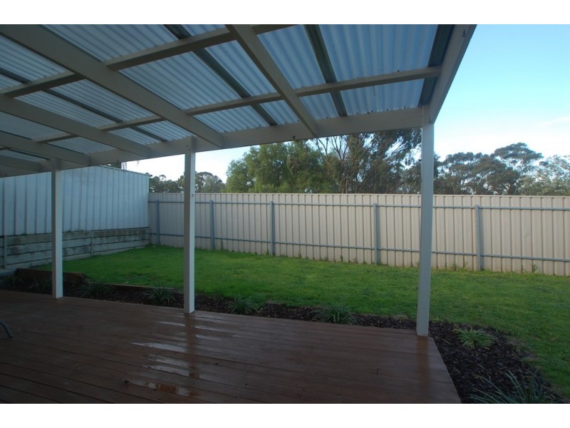 28 Shillabeer Crescent, Woodcroft SA 5162