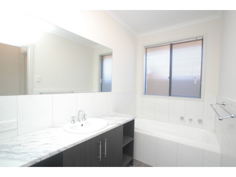 10 Derrick Street, Seaford Meadows SA 5169