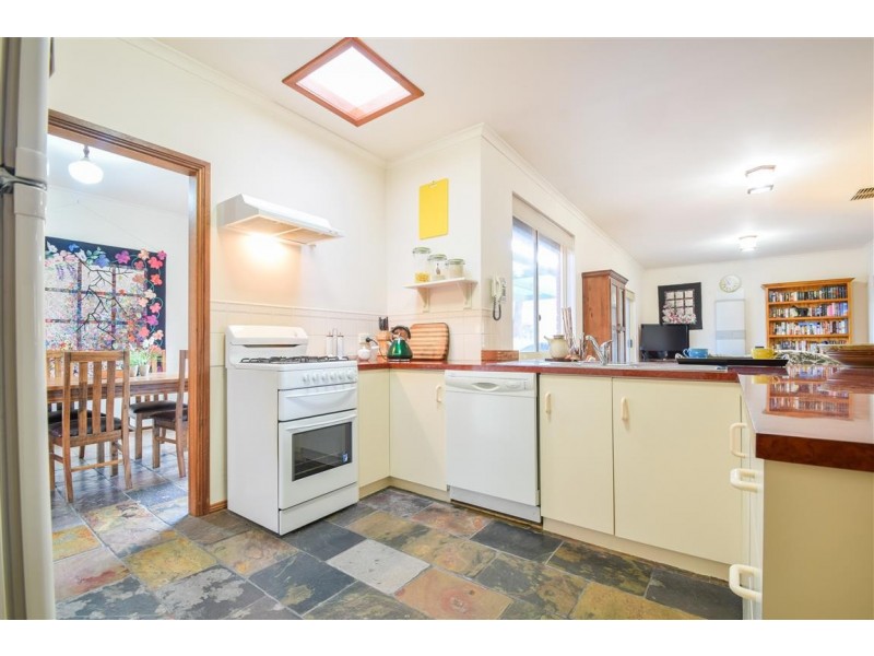 14 Wooding Avenue, Woodcroft SA 5162