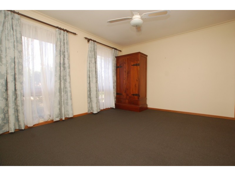 2 Charles Court, Aberfoyle Park SA 5159